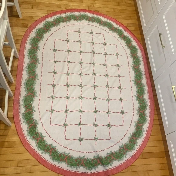 Holiday Festive Red/Green/white Oblong Tablecloth 
80 x 60 - Picture 8 of 10